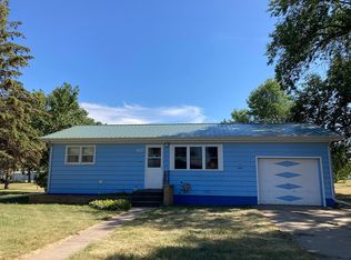 420 5th St SE, Highmore, SD 57345