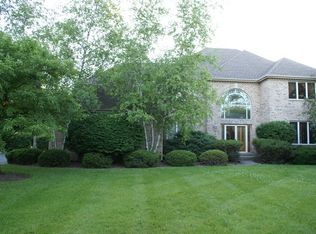 9 Sequoia Rd, Hawthorn Woods, IL 60047