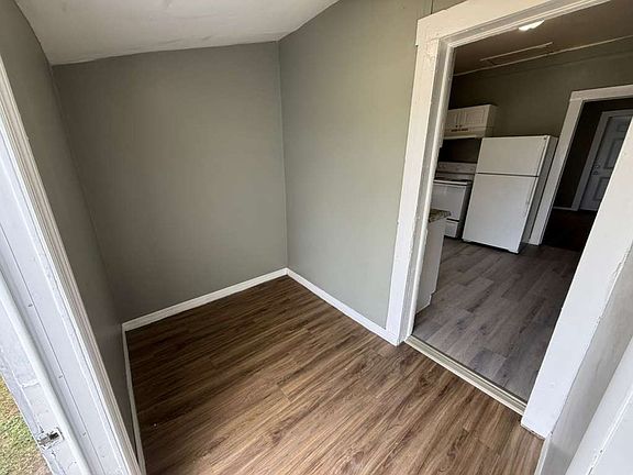 4th image of 523 1/2 Quincy St