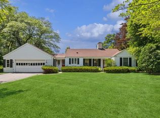 180 Wagner Rd, Northfield, IL 60093