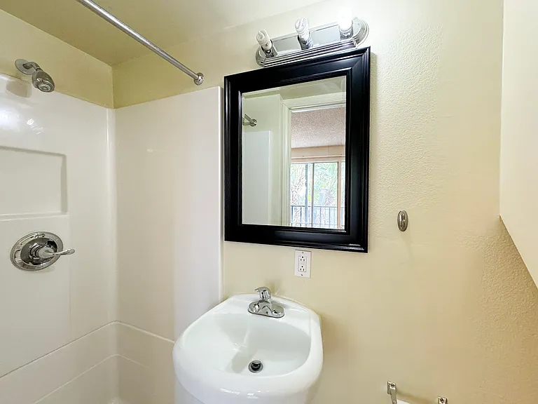 4554 Russell Ave #2 — Photo 8
