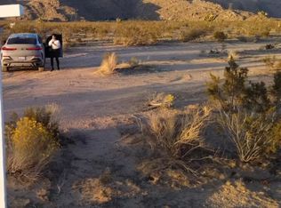 11 Canyon View Rd, Apple Valley, CA 92308