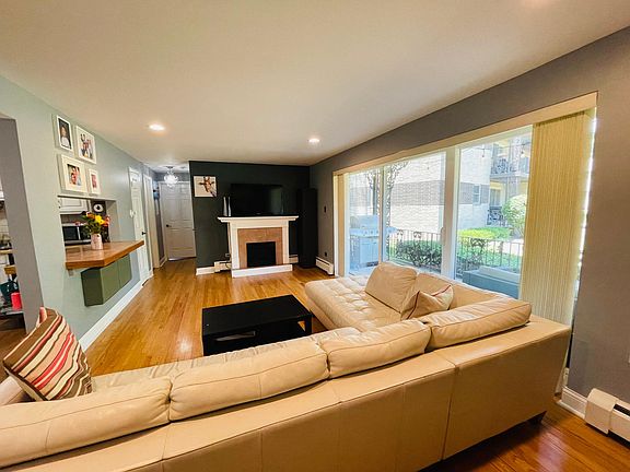 2nd image of 1007 8th Ave APT 2