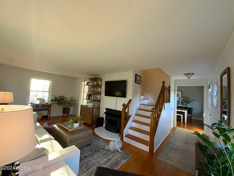 5th image of 63 Upper Loudon Road
