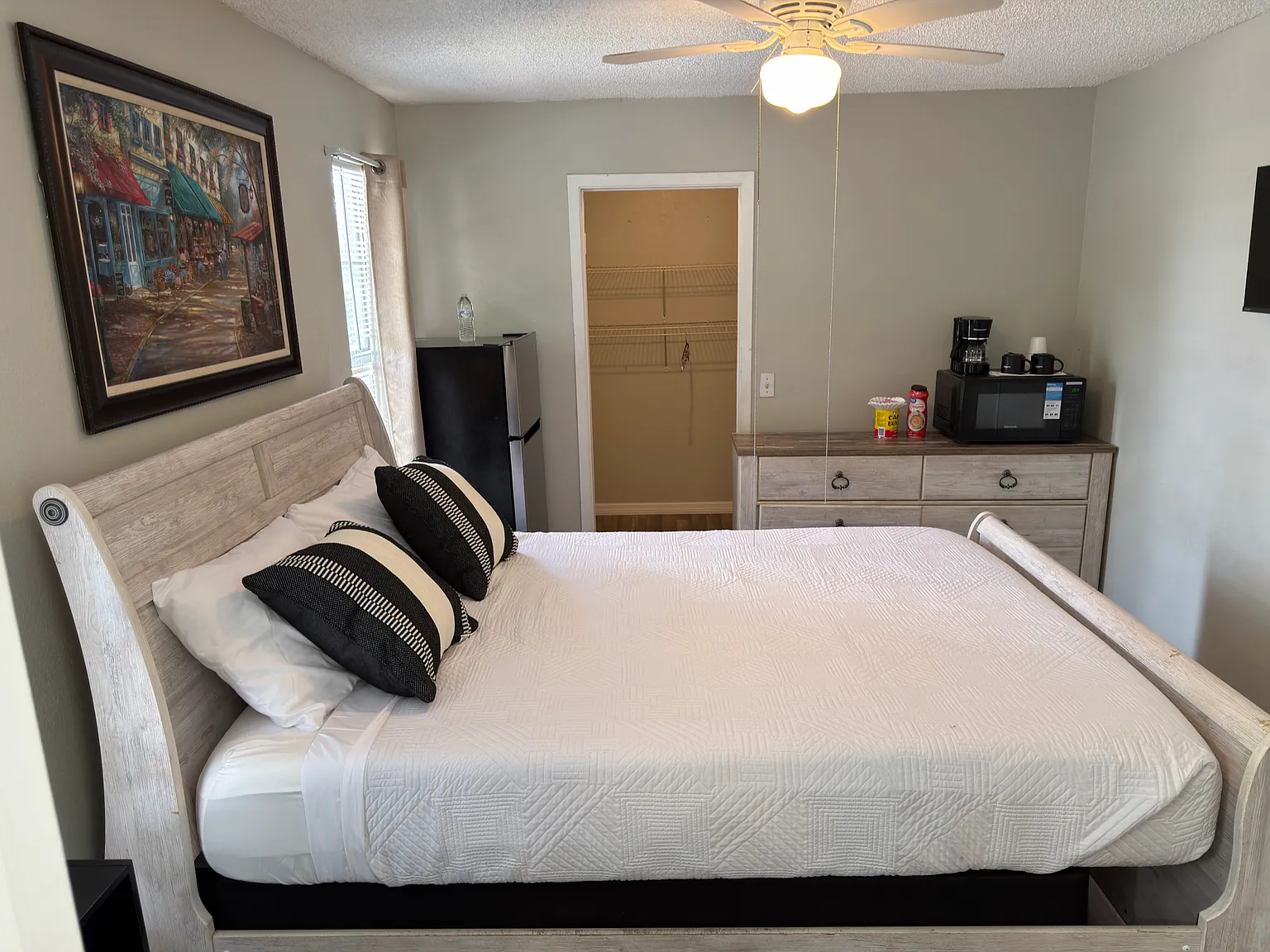 6 bed, 1798 sqft, $1,200 — Photo 4