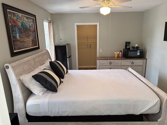 4th image of 3801 Kimball Ave #7