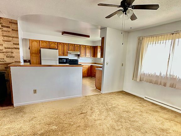 3rd image of 1022 Russell Ave
