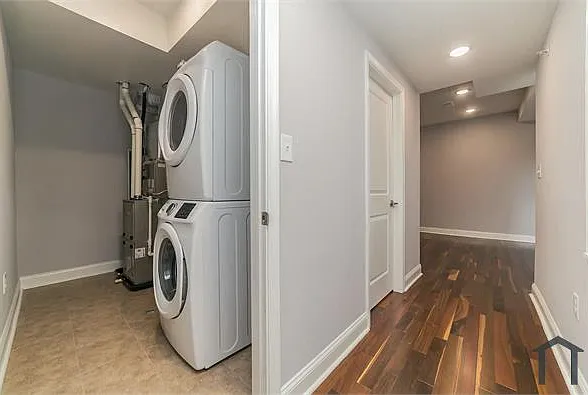 2 bed, 1000 sqft, $1,462 — Photo 3