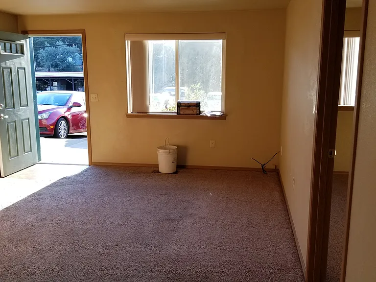 113 NE Timberlake St — Photo 5