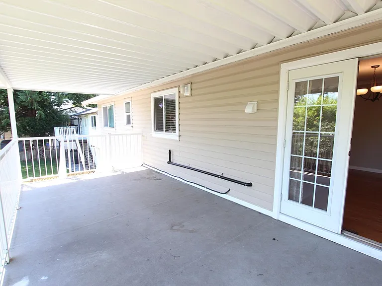 2160 Laurier Ave — Photo 18