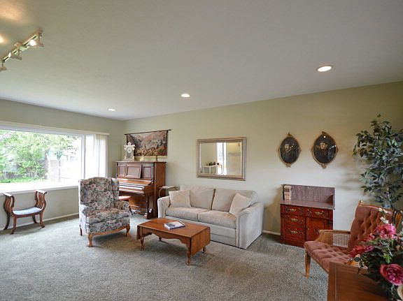 2nd image of 485 Dale Dr