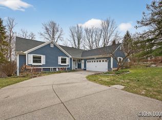 3430 Eastridge Ct NE, Grand Rapids, MI 49525