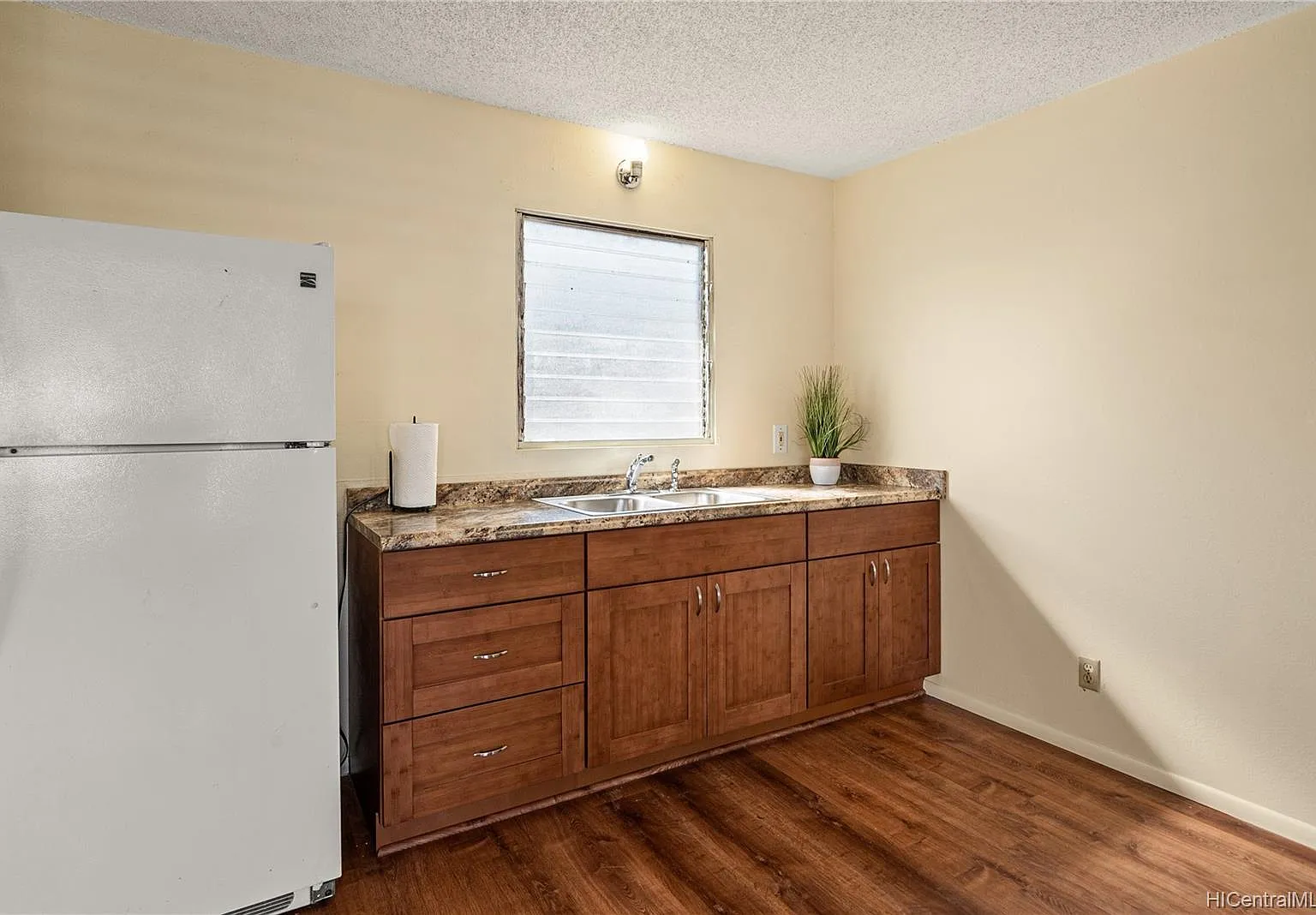 2 bed, 800 sqft, $2,500 — Photo 1