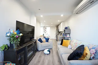 Rented by Rennit Inc.