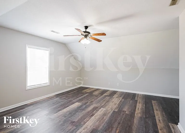 1237 Fossil Dr — Photo 8