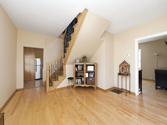 3rd image of 248 W Naperville Rd