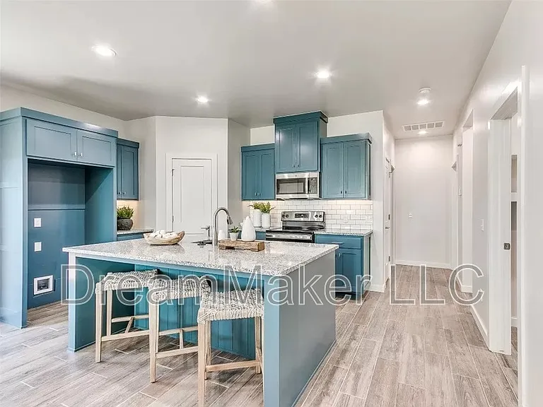 2807 Clifton Ter — Photo 17