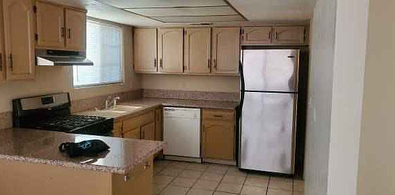 2nd image of 4868 Tierra Verde St