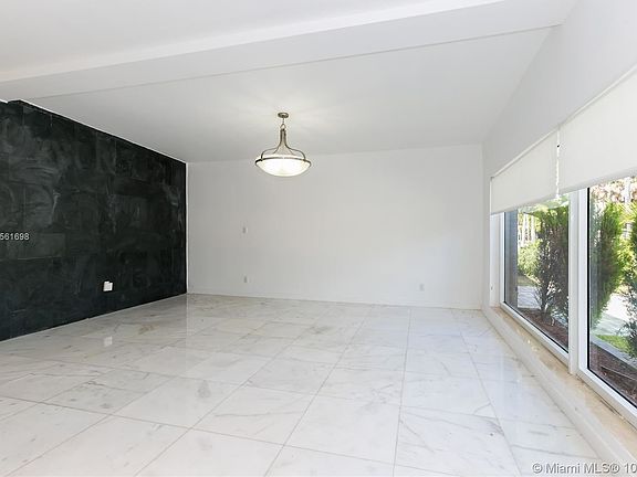 1BE1B554-D1BB-4C21-A94C-5ECCEE94570B