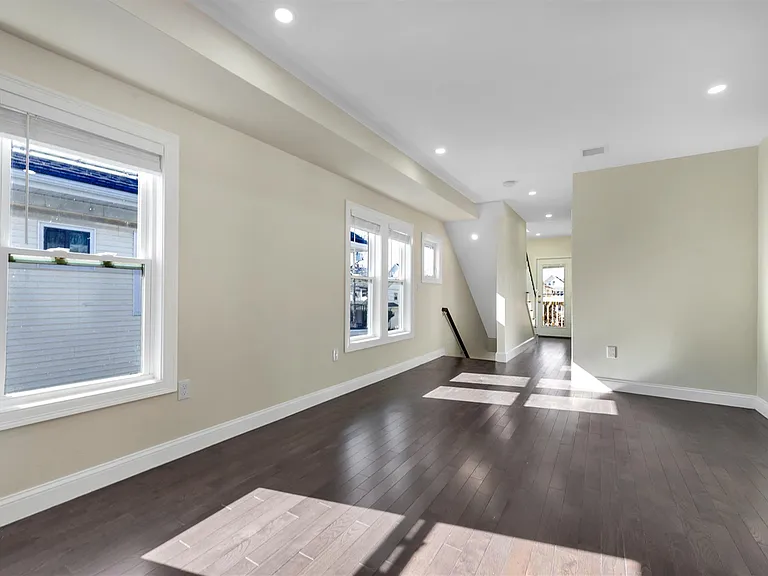 45 Wright Ave — Photo 3