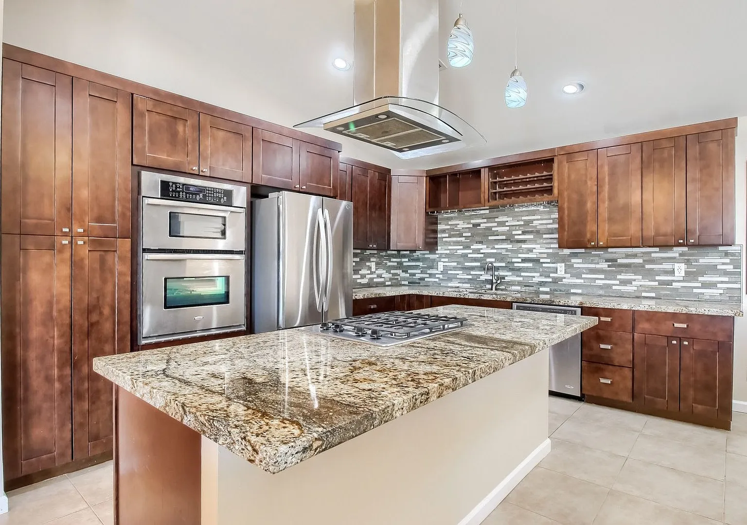 4 Bedroom 3 Bathroom Single Family Home in Phoenix — Photo 4