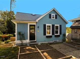 21 Summit Ave, Tiverton, RI 02878