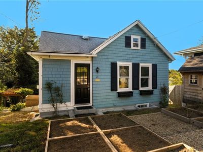 21 Summit Ave, Tiverton, RI, 02878