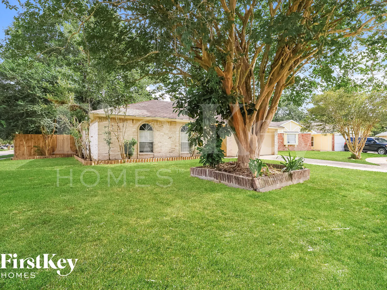 3 bed, 2.0 bath, 1226 sqft, $1,550 — Photo 2