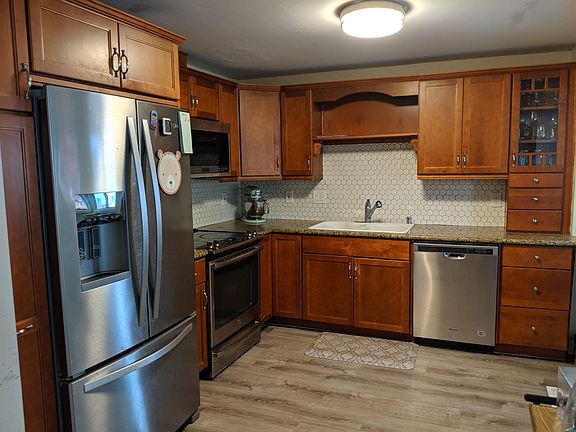 updated kitchen with all new appliances