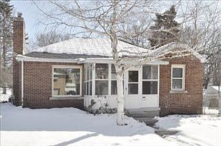 1st image of 736 Diamond Ave NE