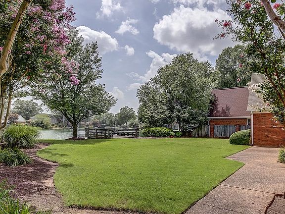 5th image of 2081 E Glenalden Dr