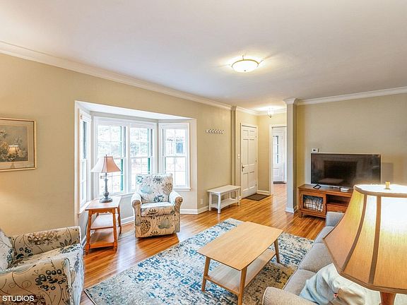 4th image of 420 Briarwood Pl