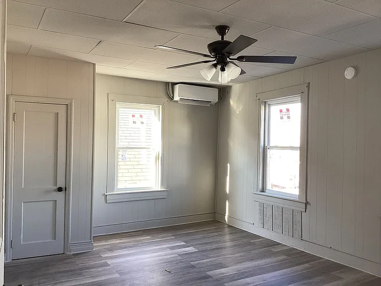 202 Main St — Photo 6