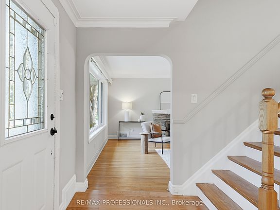3rd image of 38 Ballacaine Dr