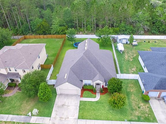 3rd image of 11390 Brian Lakes Dr