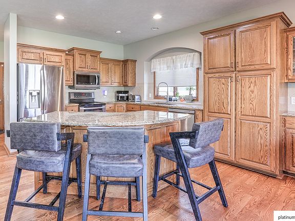 5th image of 11812 Windcrest Dr