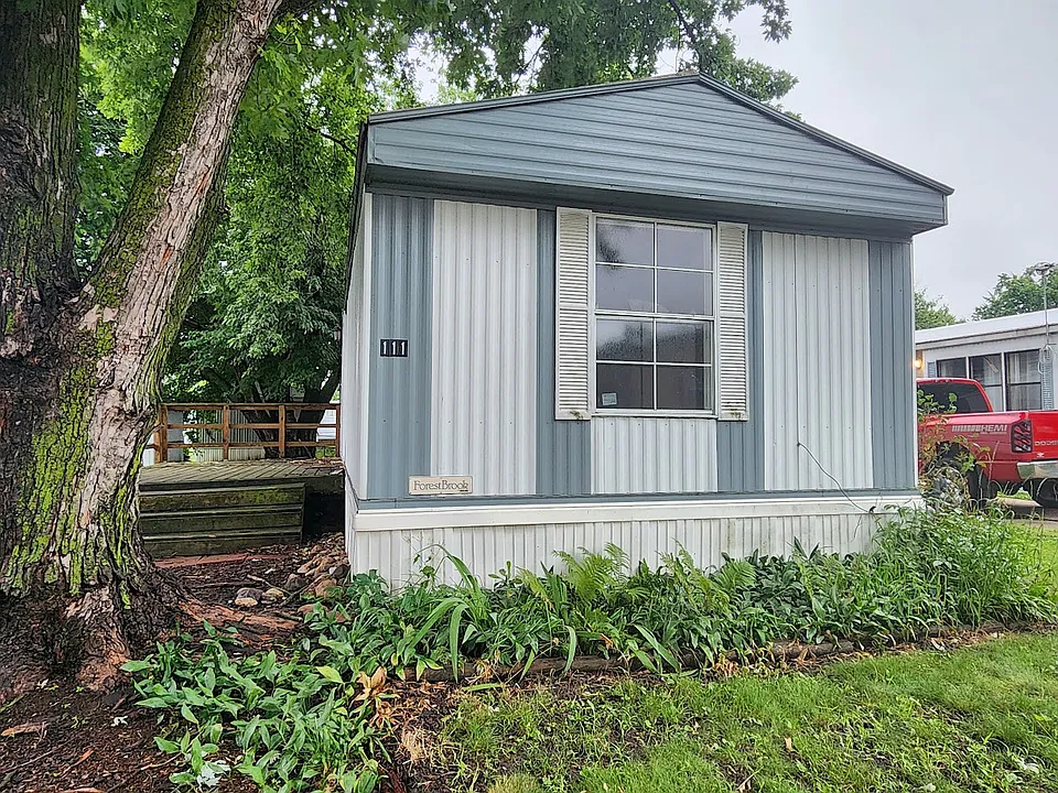 700 W Ridgeway Ave #111