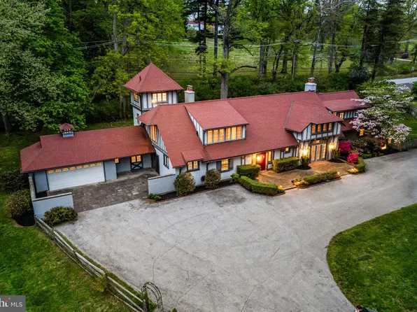 461 S Roberts Rd, Bryn Mawr, PA 19010