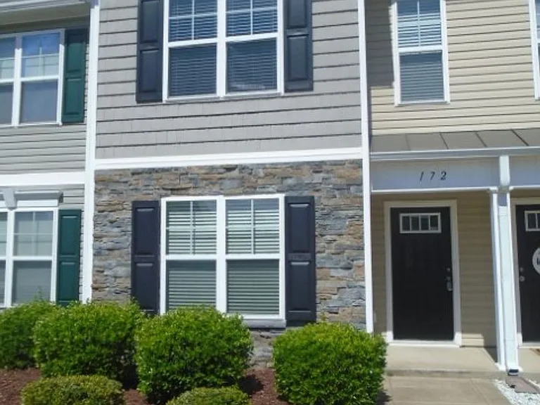 172 Collinwood Dr — Photo 2