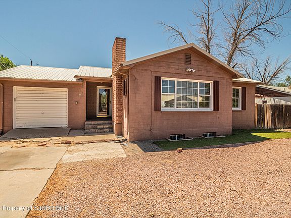 3rd image of 301 N Gladeview Dr