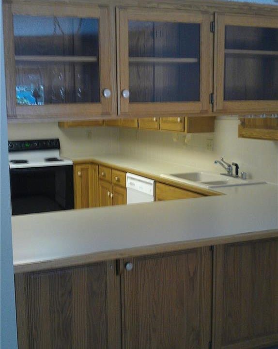 2nd image of 1020 W Cypress St