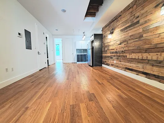 Rented by Friedman Mayer, LREB | media 14