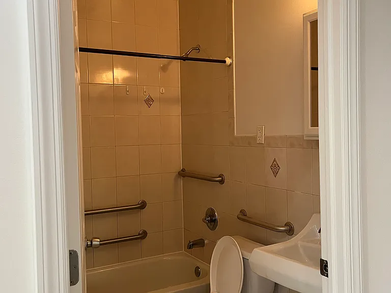 1833 Palmetto St #1 — Photo 7