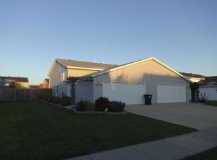 2009 50th St S, Fargo, ND 58103