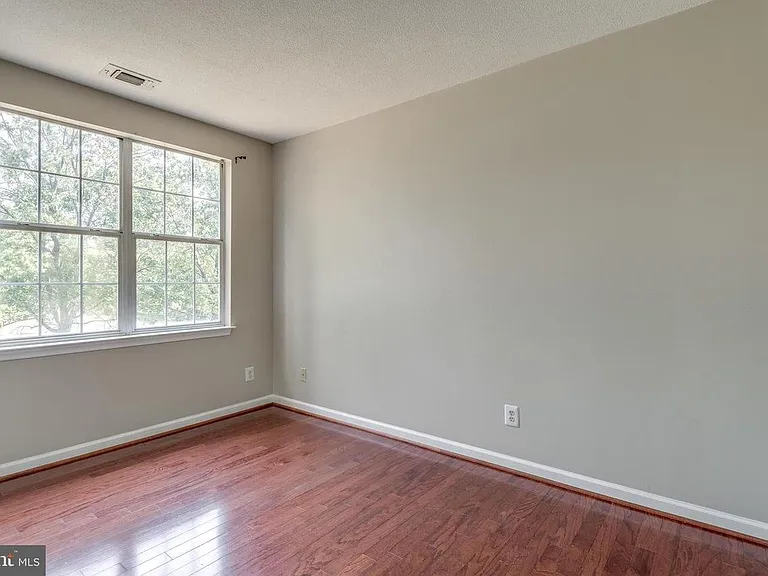 20311 Beechwood Ter #202 — Photo 20
