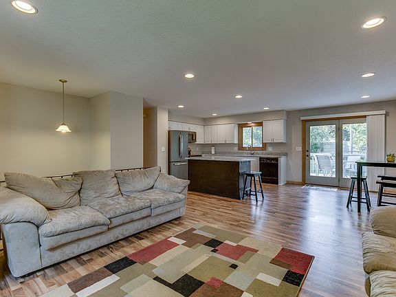 3rd image of 2410 Friendship Ln