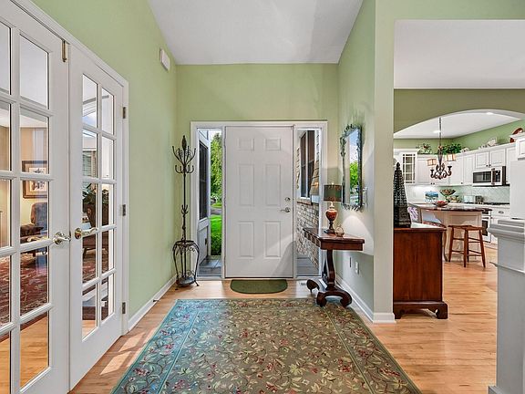 4th image of 740 Widsten Cir