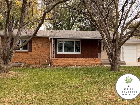 1306 Meadow Ln, Wayne, NE 68787