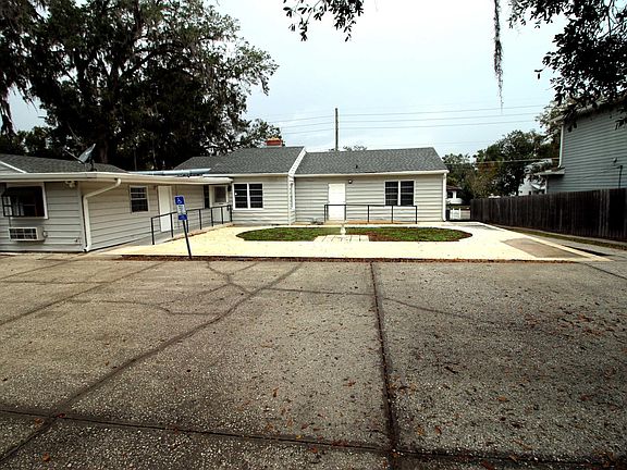 4th image of 300 E Kaley St
