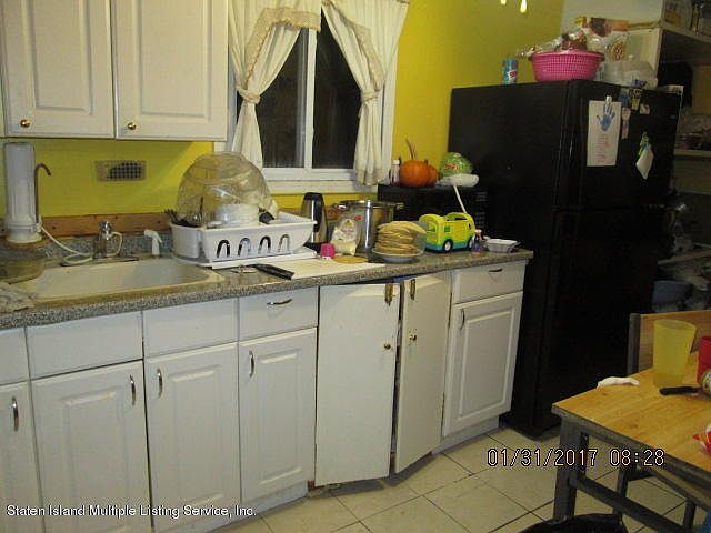 2nd image of 256 Gordon St